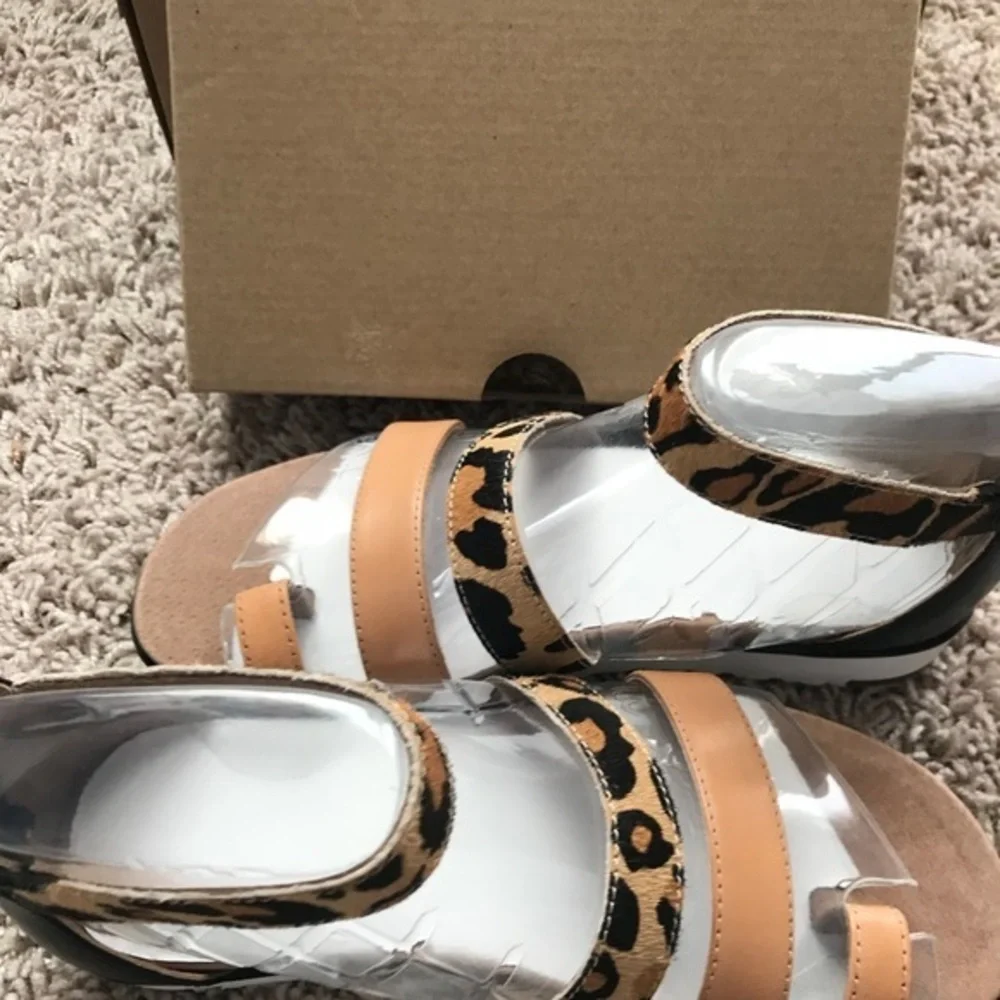 NWB UGG Casual Leopard Sandals 5.5